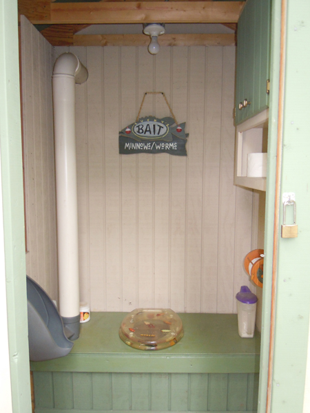 Yes, here-in lies a urinal. Fancy!