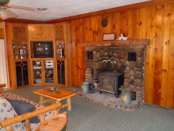 864357 Wood River