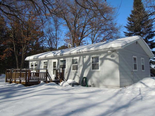 Clam Lake - 2 bedrooms, central air, garage and huge level yard