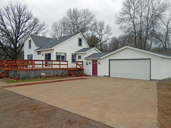 MLS# 875686 $269,000 Grantsburg, WI