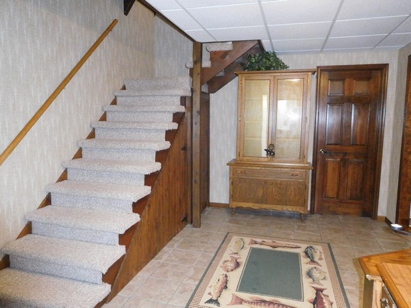 Clean and clear front entry hallway