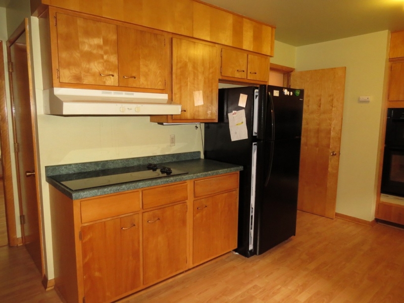 Image 4 of 16