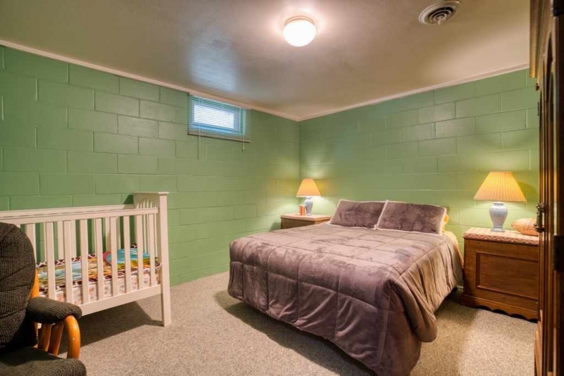 Image 19 of 30